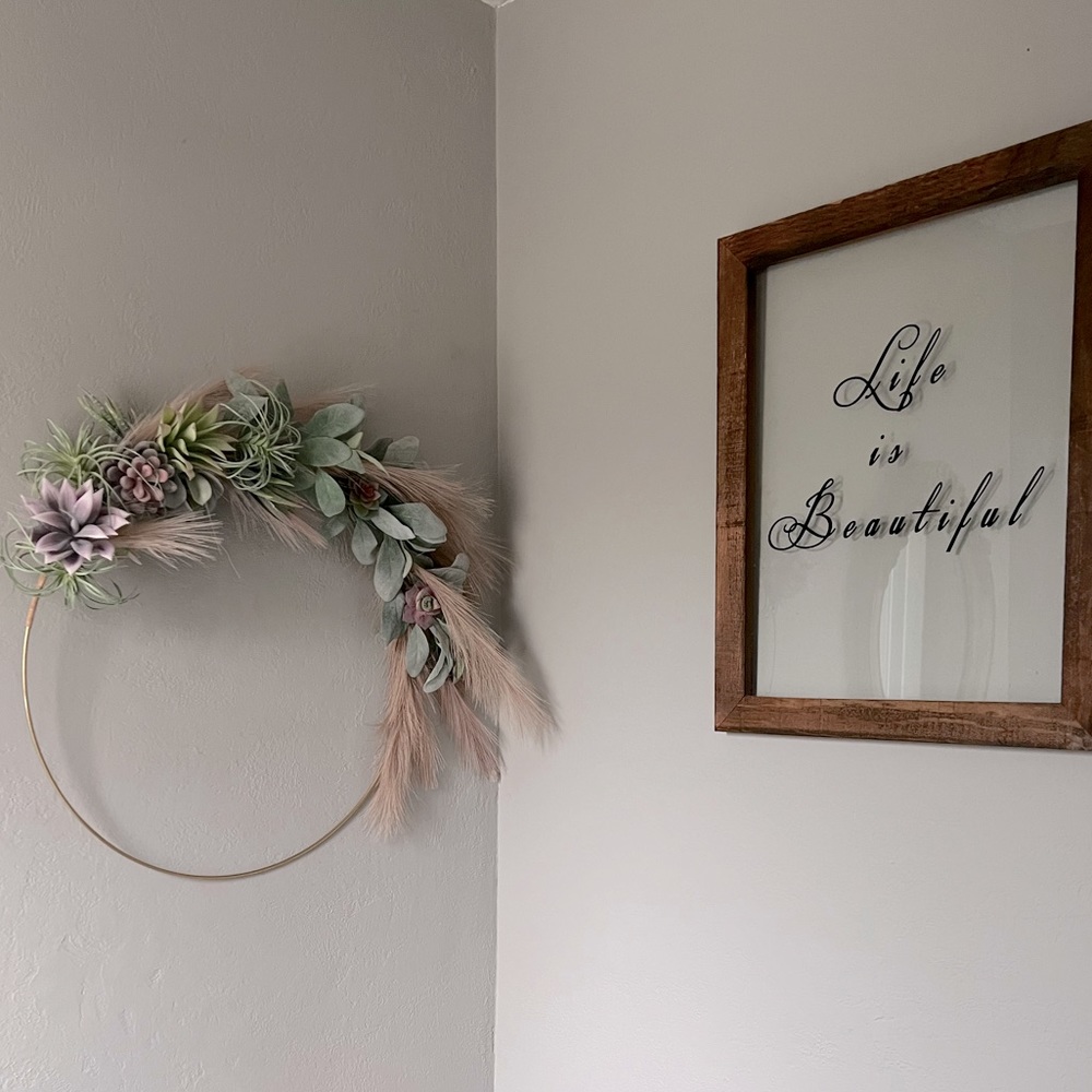 🤍 Handmade Succulent, feather + leather gold hoop wreath 🤍 - Picture 2 of 3